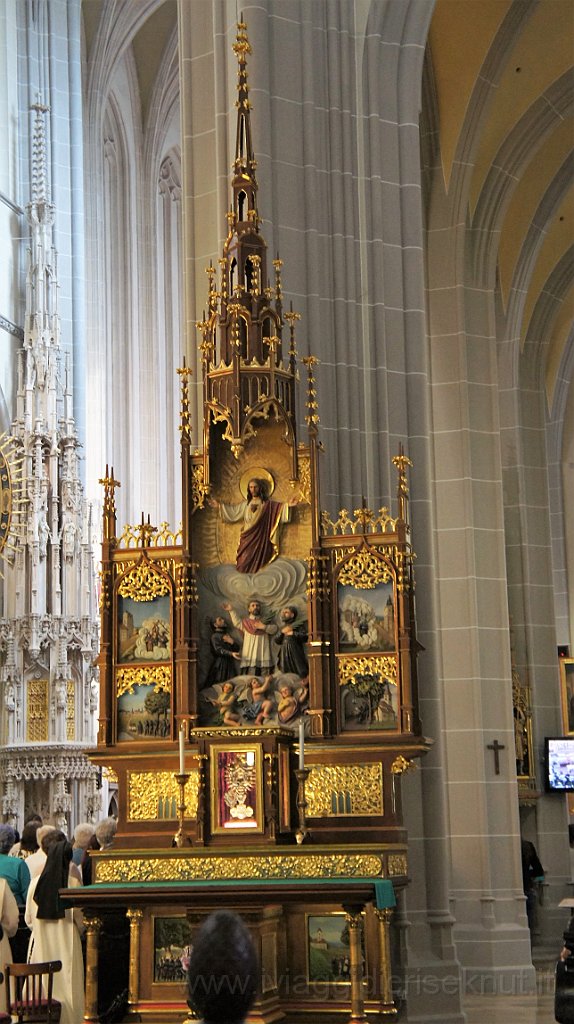 DSC04412 (3).JPG - Kosice, centro storico. Cattedrale di Santa Elisabetta.